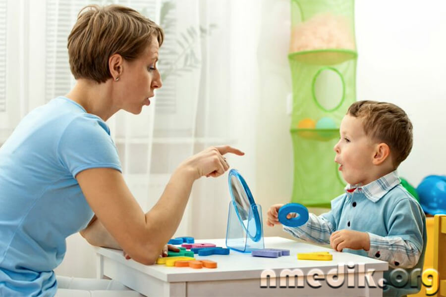 Занятия с логопедом Занятия с логопедом